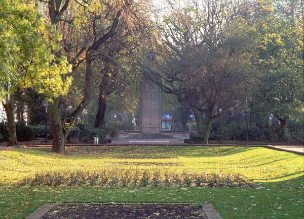 Lille, Square Dutilleul, au fond le square Foch