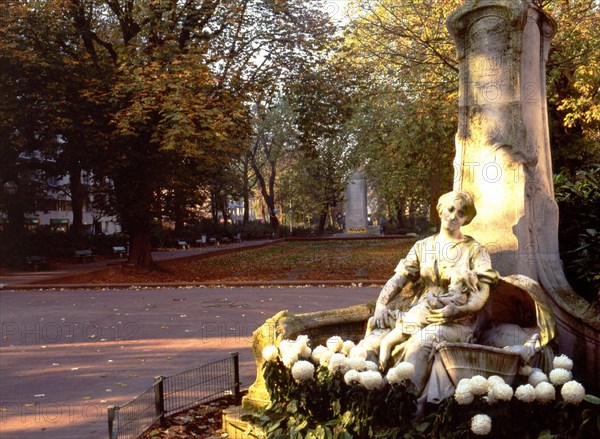 Lille, Le square Foch vu de la rue Nationale