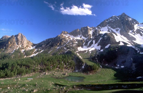 Vue de la crête au nord des Partias en direction de Fond de Closis