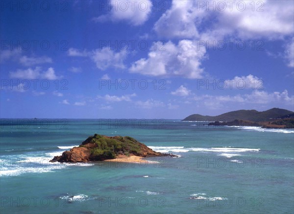 Vue de la pointe à Bibi sur l'îlot Tartane