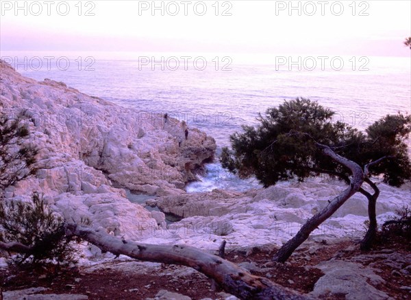 Rocky inlet of Port d'Alon