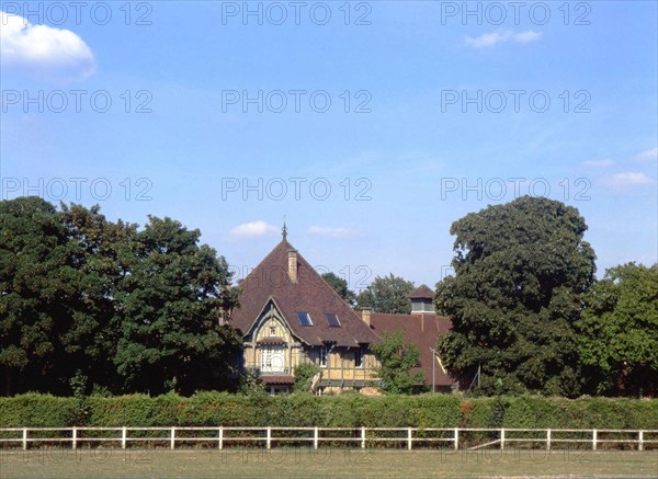 View from the  Country-Club parking towards the Country-Club buildings