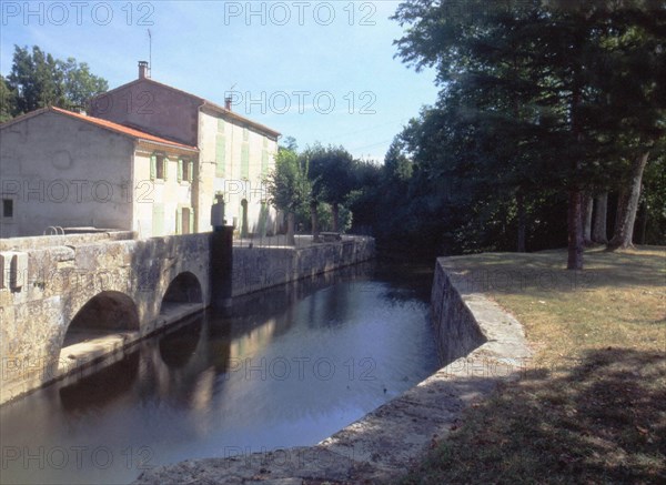 Les Thoumasés, poste du Laudot : maison éclusière et épanchoirs