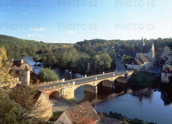 Vue du calvaire en direction du pont d'Angles et de Sainte-Croix