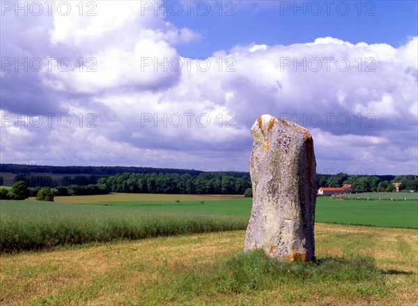 Ile-de-France : vallée de l'Orvanne
Diant, la Pierre aux Couteaux