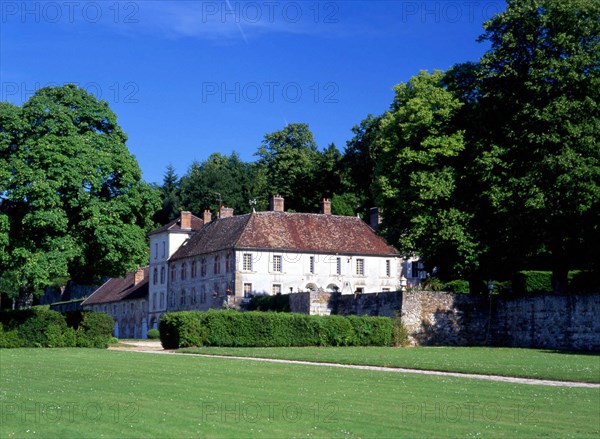 Ile-de-France : vallée de l'Orvanne
Château de saint-Ange vu du parc