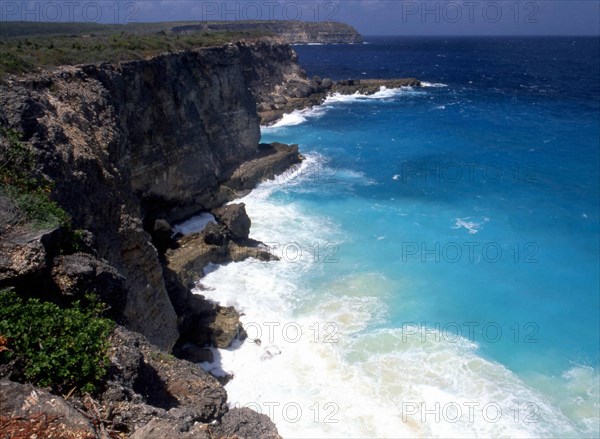 Guadeloupe : pointe de la grande Vigie : vue de l'anse à Tortues vers la pointe du Grand Rempart et pointe de la Grande Vigie