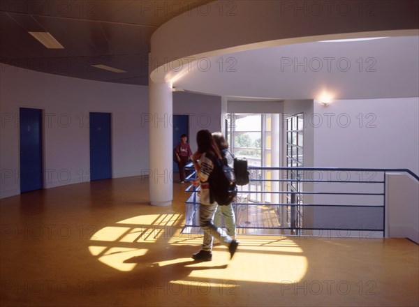 Collège de Paron, près de Sens