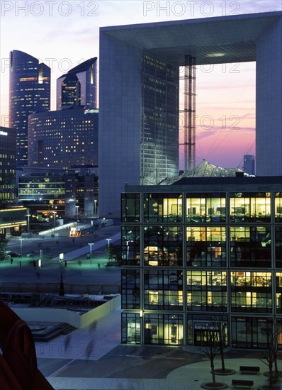 Quartier de la Défense et Grande Arche, Courbevoie