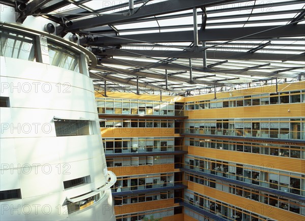 IMMEUBLE ORADOUR, COUR INTERIEURE, ISSY LES MOULINEAUX, FRANCE