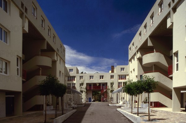 LOGEMENTS SOCIAUX, RUE CIPRIANI, SAINT-OUEN, FRANCE