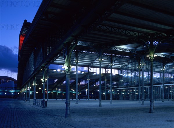 Grande Halle de la Villette de nuit / 75 Paris /  Région Ile-de-France / France