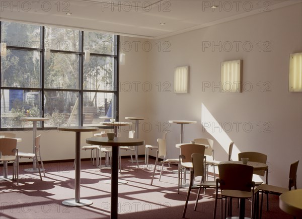 Cafétéria de l'immeuble de bureaux Equinox, Clichy / 92 Hauts-de-Seine / Rég. Ile-de-France/ France