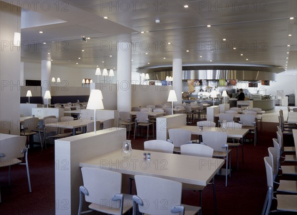 Restaurant de l'immeuble de bureaux Equinox, Clichy / 92 Hauts-de-Seine / Rég. Ile-de-France/ France