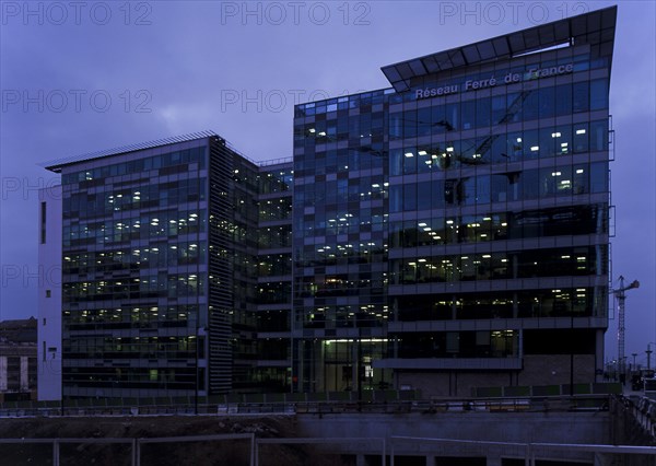 Immeuble de "Réseau ferré de France"  (RFF), avenue de France, Paris 13ème / achevé en 2004 / 75013 Paris/ Rég. Ile-de-France / France