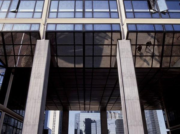 Quartier de la Défense, Courbevoie /  Maison de la Défense, architecte : Henri de la Fonta / 92 Hauts-de-Seine / Rég. Ile-de-France/ France