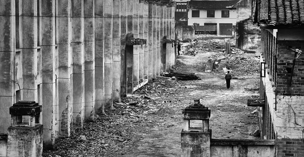 Chine: destruction de l'usine en faillite pour contruire l'immobilier de luxe