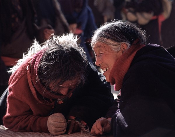 Tibet / Chine: A la lumière du bouddha lamaique tibétain dans le district Aba