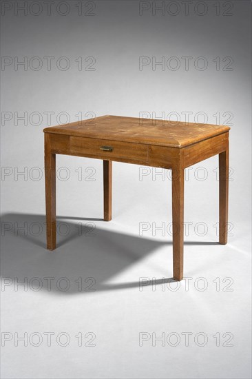 Jourdain, Desk