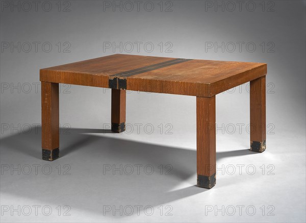 Jourdain, Rectangular table