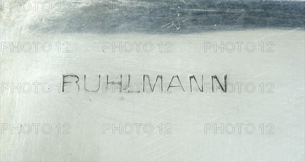 Signature de Ruhlmann sur un coffret