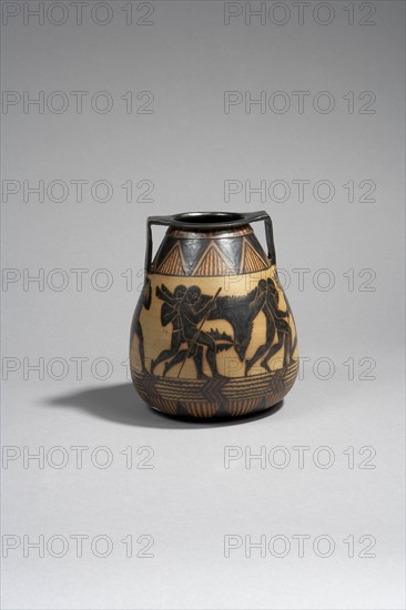 Ciboure, Bursiform sandstone vase