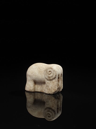 Mesopotamian statuette figuring an elephant