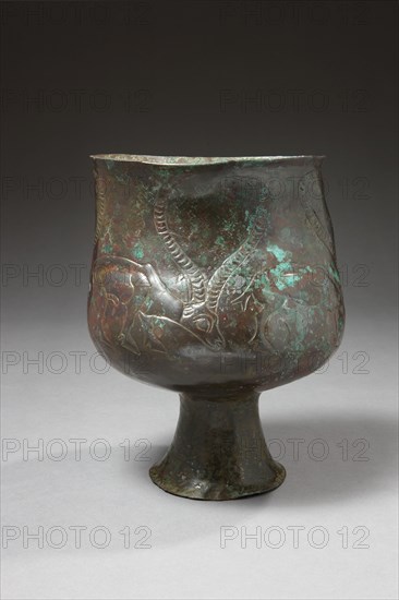 Important Western Asiatic calice vase