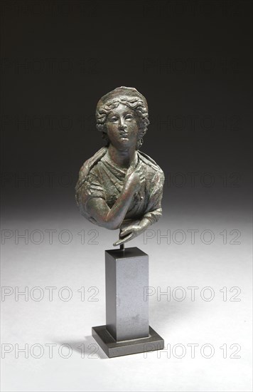 Roman applique figuring a goddess, probably Junon