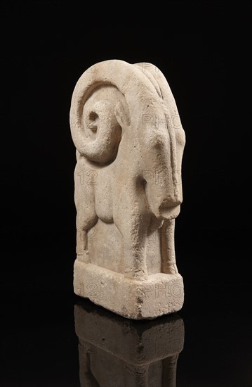 South Arabian statuette