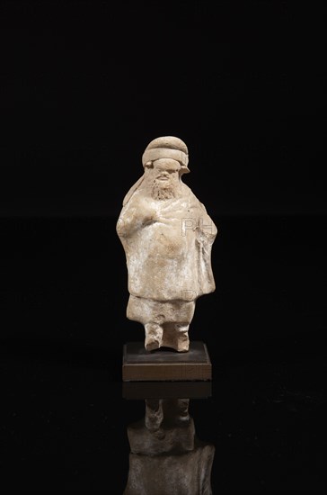 Hellenistic statuette figuring a papposilen