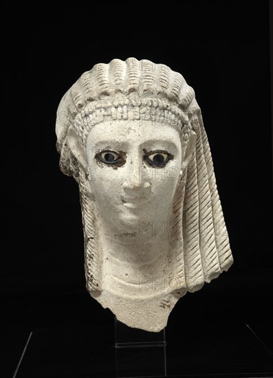 Masque de momie représentant une femme