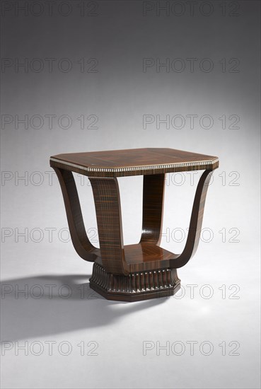 Square pedestal table