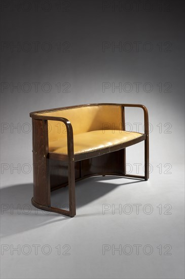 Hot-formed beech sofa