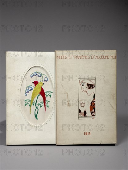 Mode et Manières d’Aujourd’hui (1914)
Ecole de Paris
Livre sur papier Japon, deux sonnets et douze poèmes par Henri de Régnier, 12 gouaches peintes par George Barbier, couverture et intérieur dans son boîtage d’origine
En broderie par Robert Marie Bonfils, carton ivoire