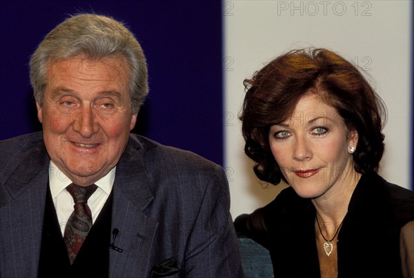 30/10/1993. PATRICK MAC NEE + LINDA THORSON A PARIS VIDEO "CHAPEAU MELON + BOTTES DE CUIR"