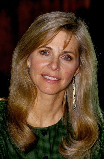 07/03/1994. LINDSAY WAGNER A PARIS POUR LA 1ERE NUIT DES SERIES TELE