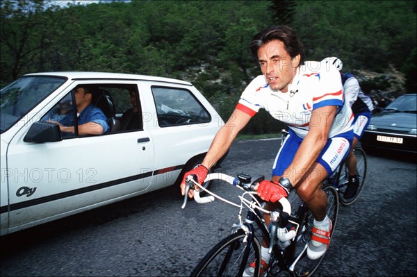 12/05/1994. CYCLISME/ LE MONT VENTOUX PAR LES STARS DES MEDIAS, DU SPECTACLE ET DU SPORT