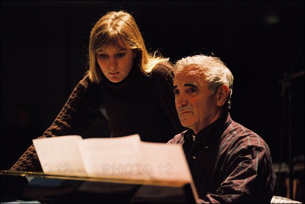 03/10/1994. CHARLES AZNAVOUR SUR SCENE : REPETITIONS AU PALAIS DES CONGRES