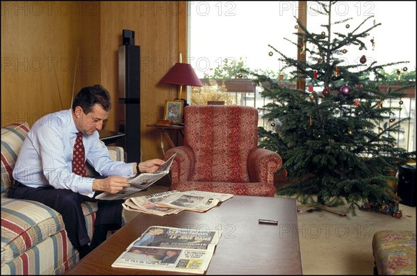12/24/1994. Didier Schuller at home in Clichy