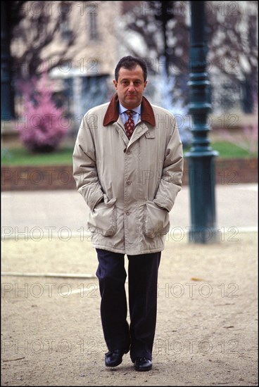 12/24/1994. Didier Schuller at home in Clichy