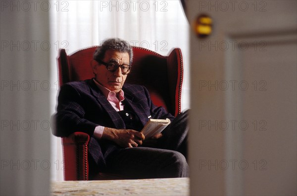 11/01/1995. PARIS: CLOSE-UP YOUSSEF CHAHINE