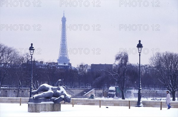20/02/1996. LA NEIGE A PARIS