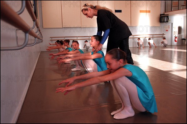 01/10/2000. The "Petits Rats", pupils of the Opera Garnier ballet class in Paris, working as extras.