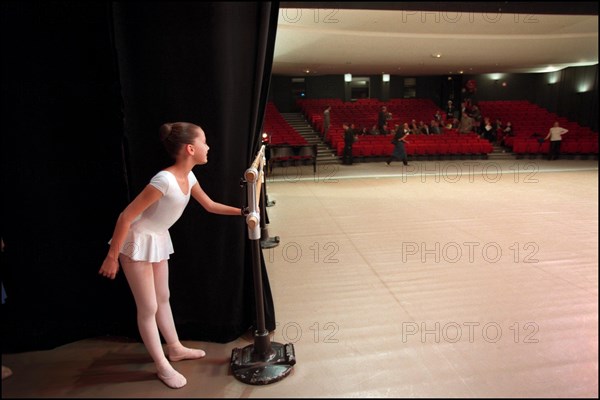 01/10/2000. The "Petits Rats", pupils of the Opera Garnier ballet class in Paris, working as extras.