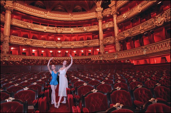 01/10/2000. The "Petits Rats", pupils of the Opera Garnier ballet class in Paris, working as extras.