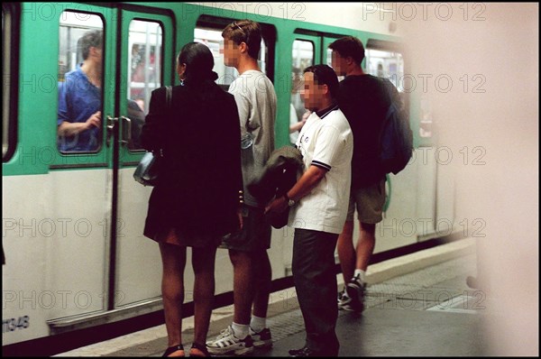 06/00/1998. S.P.S.M. Anti-Pickpocket squad in the metro.