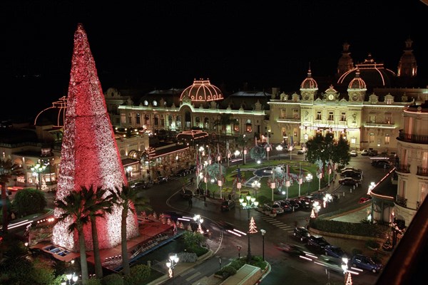 12/12/1998. MONACO: LE PLUS GRAND SAPIN D'EUROPE