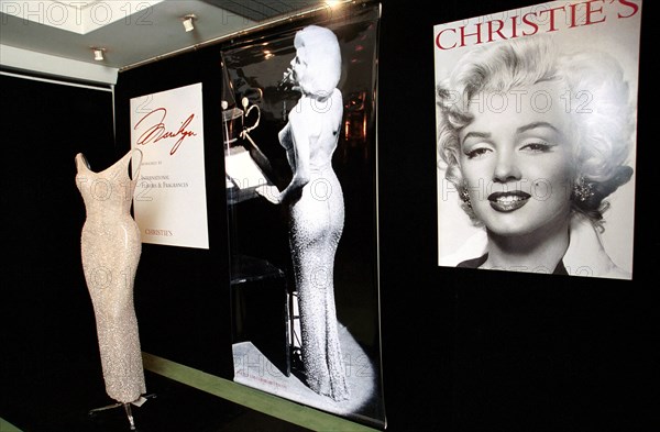 05/10/1999. LES OBJETS DE M.MONROE EXPOSES A PARIS  AVANT LEUR VENTE CHEZ CHRISTIES NYC.