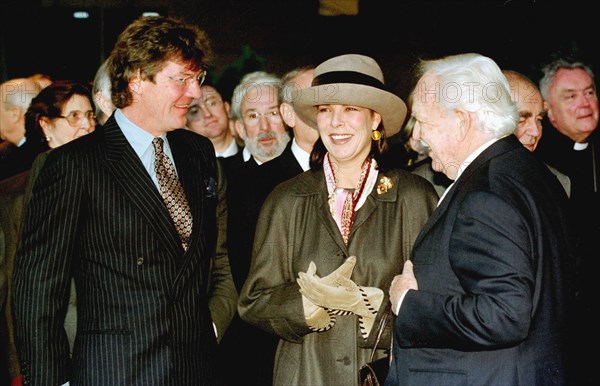 MONTE CARLO. 07/12/99. THE ROYAL FAMILY OF MONACO UNVEILS THE NEW STATION